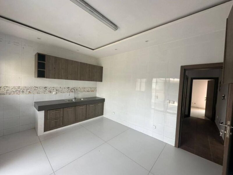 Location d'une Villa duplex de 6 pièces sur Cocody Riviera 3