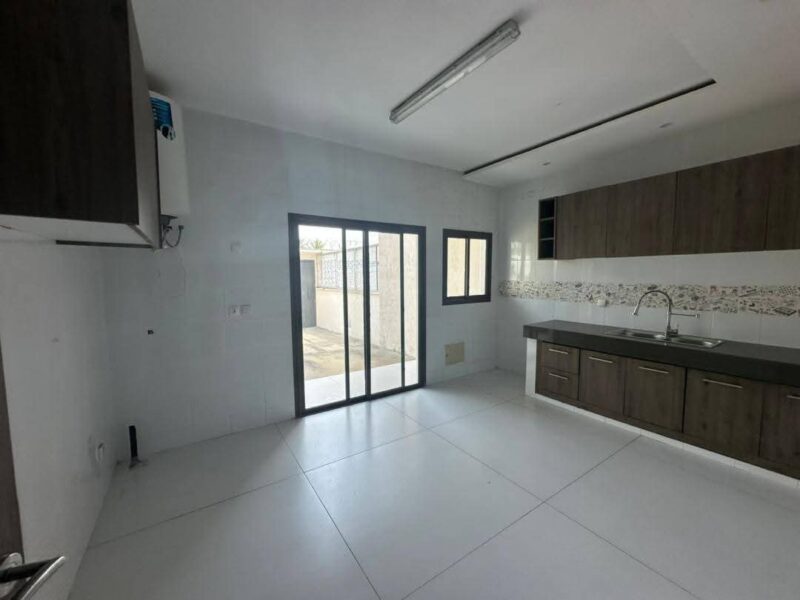 Location d'une Villa duplex de 6 pièces sur Cocody Riviera 3