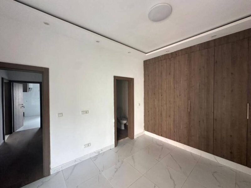 Location d'une Villa duplex de 6 pièces sur Cocody Riviera 3