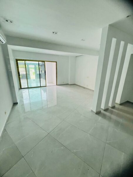 Location d'un appartement de 3 pièces sur Cocody Attoban
