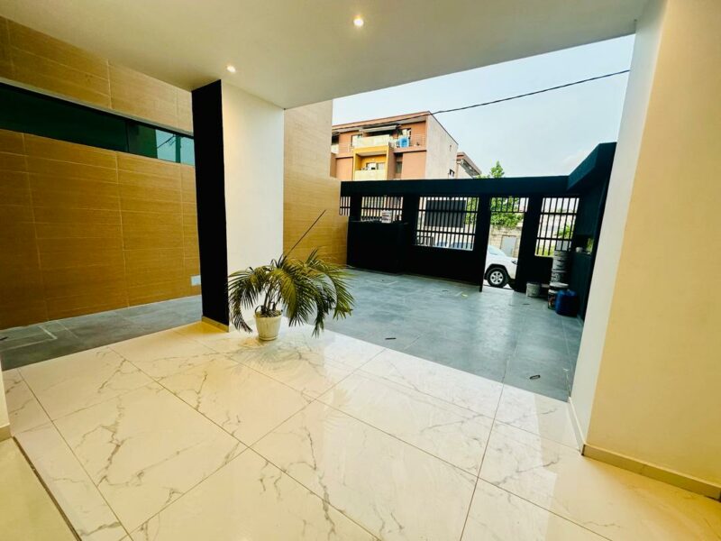 Location d'un appartement de 3 pièces sur Cocody Attoban