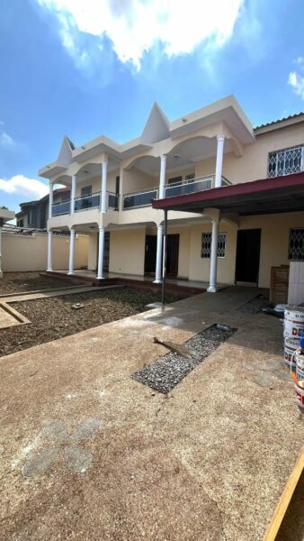 Location d'un Duplex de 5 pièces sur Angré 8ème tranche