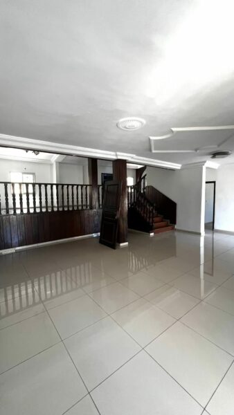 Location d'un Duplex de 5 pièces sur Angré 8ème tranche