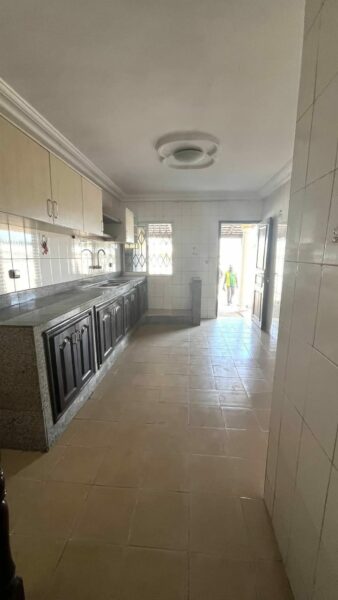 Location d'un Duplex de 5 pièces sur Angré 8ème tranche