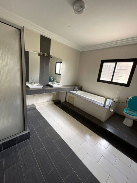 Location de Villa Duplex de 8 pièces sur Cocody Deux Plateaux