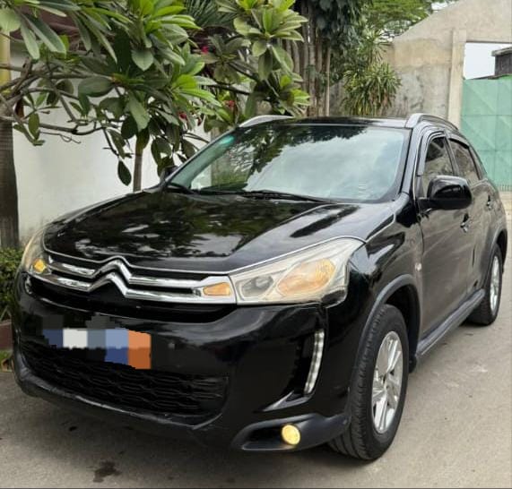 Location d'une CITROËN C4 AIR CROSS 2014