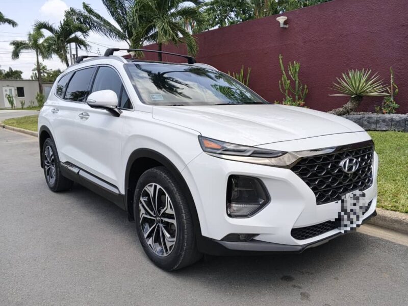 Location d'un SUV Hyundai Santafe 2020