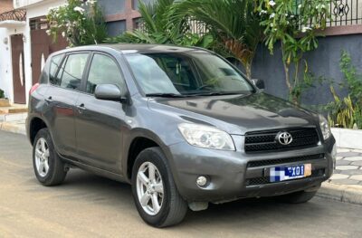 Location d'une Toyota RAV4 2007
