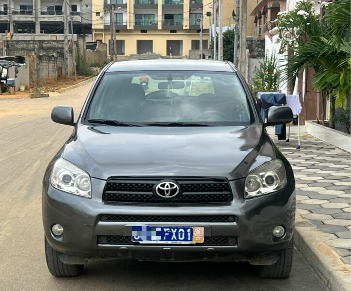 Location d'une Toyota RAV4 2007