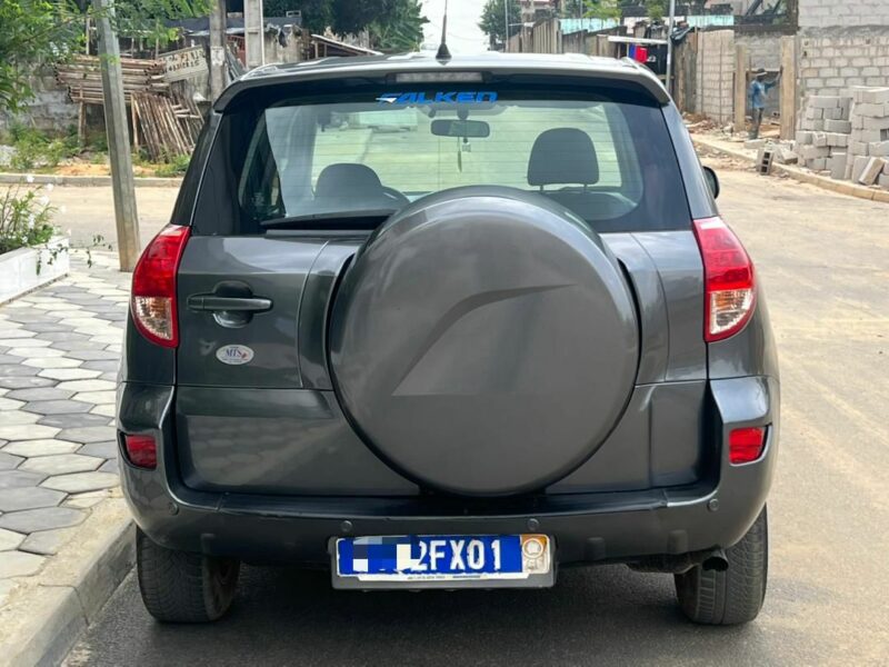 Location d'une Toyota RAV4 2007