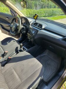 Location d'une Suzuki Dzire Marron