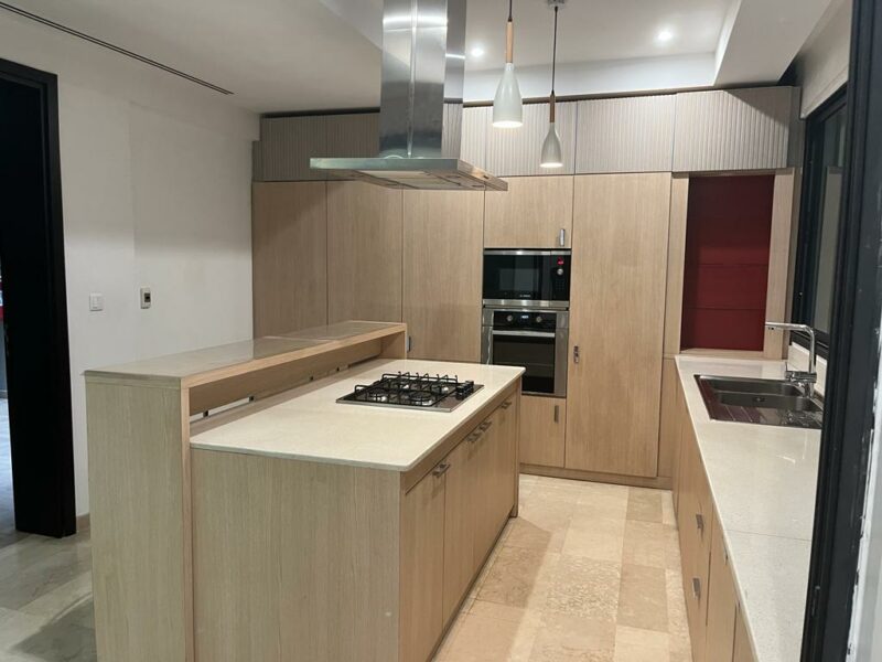 Location d'une Villa Duplex de 9 pièces sur Angré