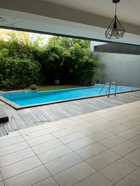 Location d'une Villa Duplex de 9 pièces sur Angré