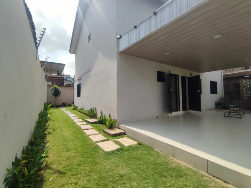 Location d'une Villa Duplex de 5 pièces sur Riviera 4