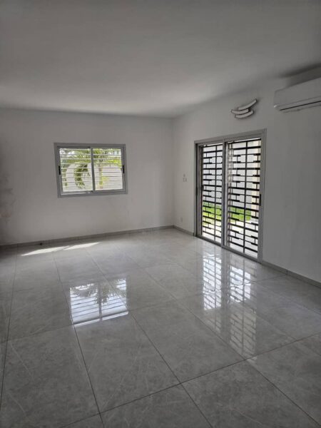 Location d'une Villa Duplex 4 pièces sur Riviera 3