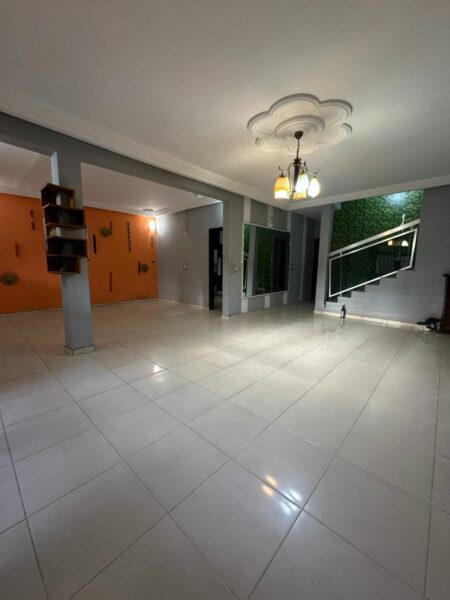 Location d'une superbe Villa Duplex de 8 pièces sur Riviera