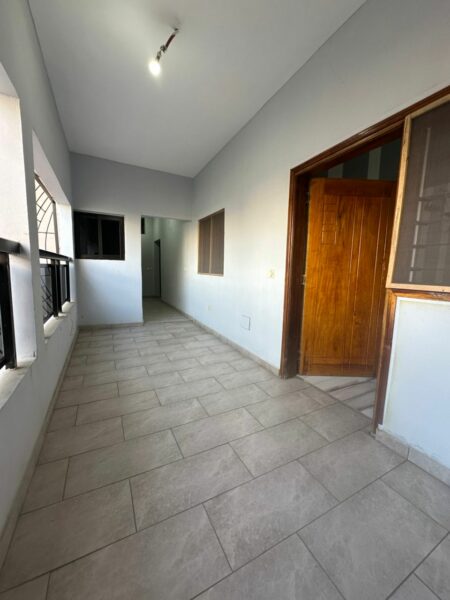 Location d'une superbe Villa Duplex de 8 pièces sur Riviera