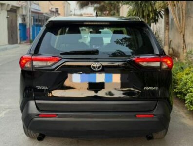 Location d'un SUV Toyota RAV4