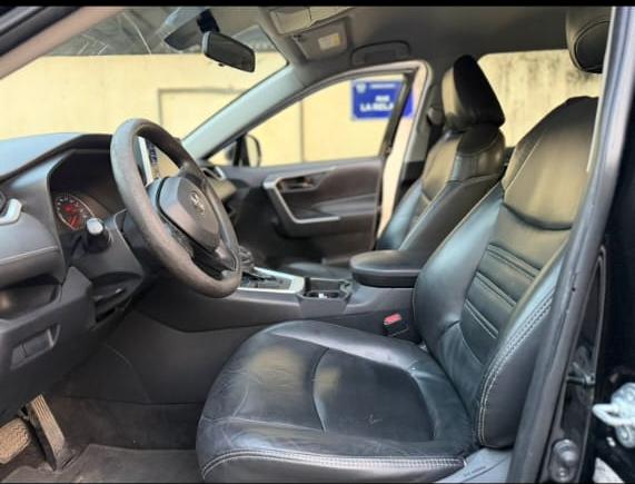 Location d'un SUV Toyota RAV4