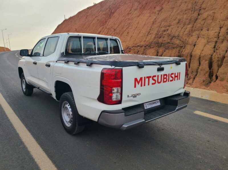 Location d'un 4X4 Mitsubishi