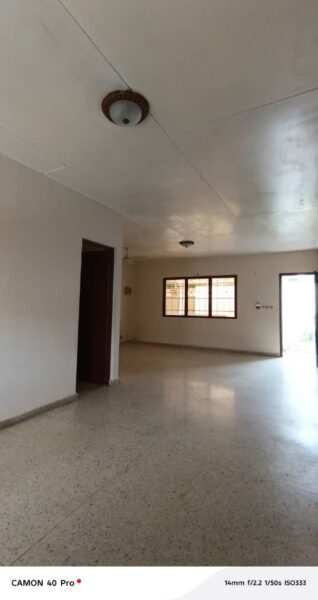 Location de Villa basse de 5 pièces sur Riviera 3