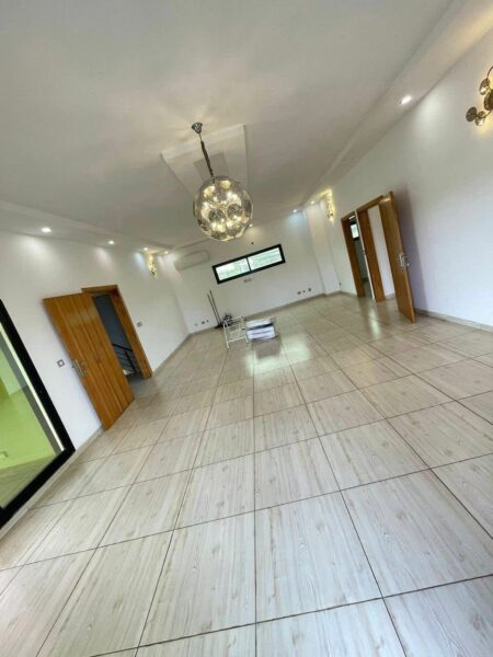 Location d'une Villa Triplex à Angré Nouveau Chu