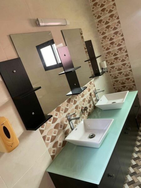 Location d'une Villa Triplex à Angré Nouveau Chu