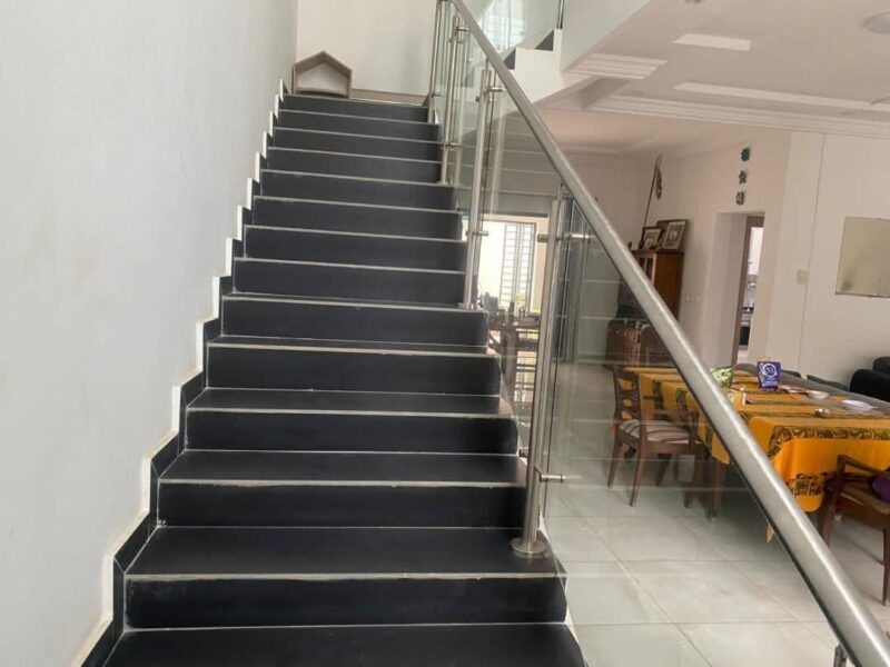 Location d'une Villa de 4 pièces sur Abata