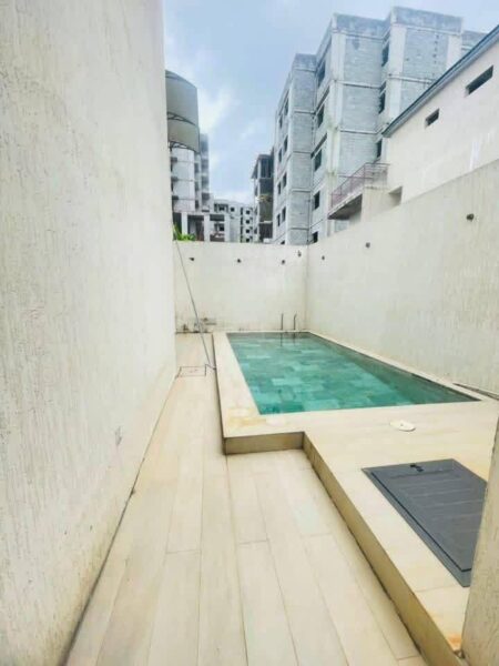 Location d'une Villa de 4 pièces sur Abata