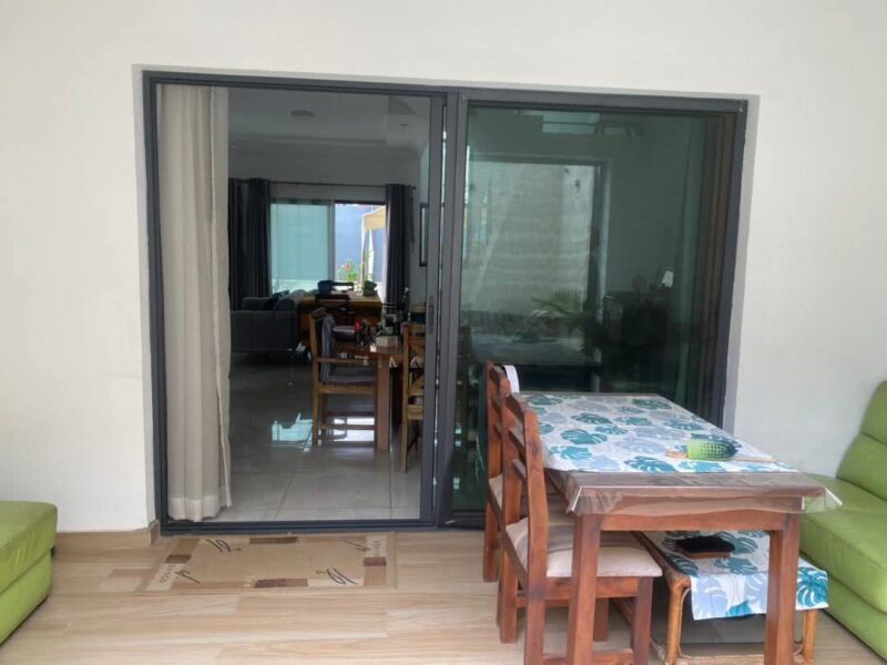 Location d'une Villa de 4 pièces sur Abata