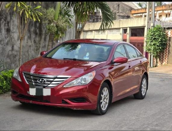 Location d'une berline Hyundai Sonata 2011