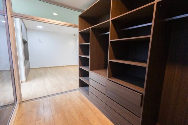 Location d'un appartement de 4 pièces sur Cocody Golf