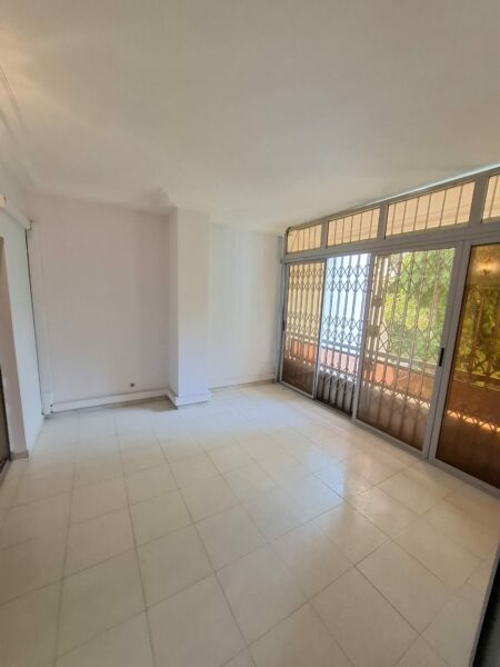 Location d'une Villa très spacieuse avec jardin