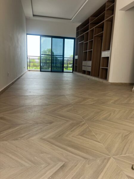 Location d'un duplex de 5 pièces sur Cocody Abata