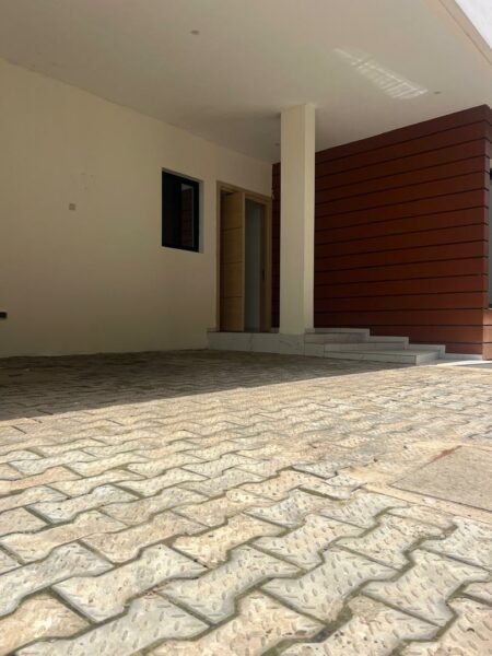 Location d'un duplex de 5 pièces sur Cocody Abata