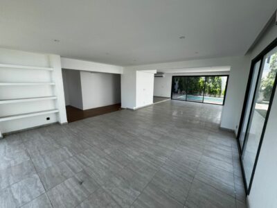 Location d'une Villa duplex de 8 pièces M'badon