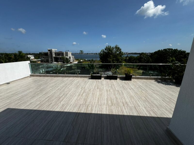 Location d'une Villa duplex de 8 pièces M'badon