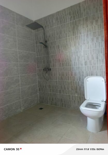 Location d'une villa Duplex de 4 pièces sur Cocody Faya