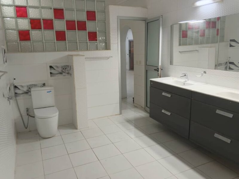 Location d'appartement meublée de 4 pièces sur Riviera Golf