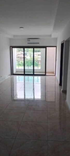 Location d'un appartement de 3 pièces haut standing sur Deux plateaux