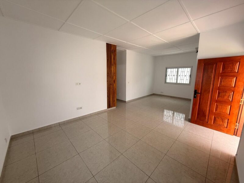 Location de Villa de 4 pièces avec dépendance sur Abata