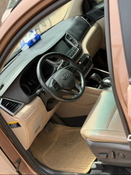 Location d'un Hyundai Tucson sur Abidjan