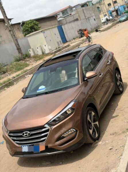 Location d'un Hyundai Tucson sur Abidjan