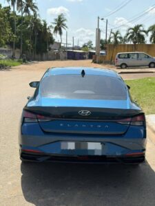 Location d'une Hyundai Elantra 2022 sur Abidjan