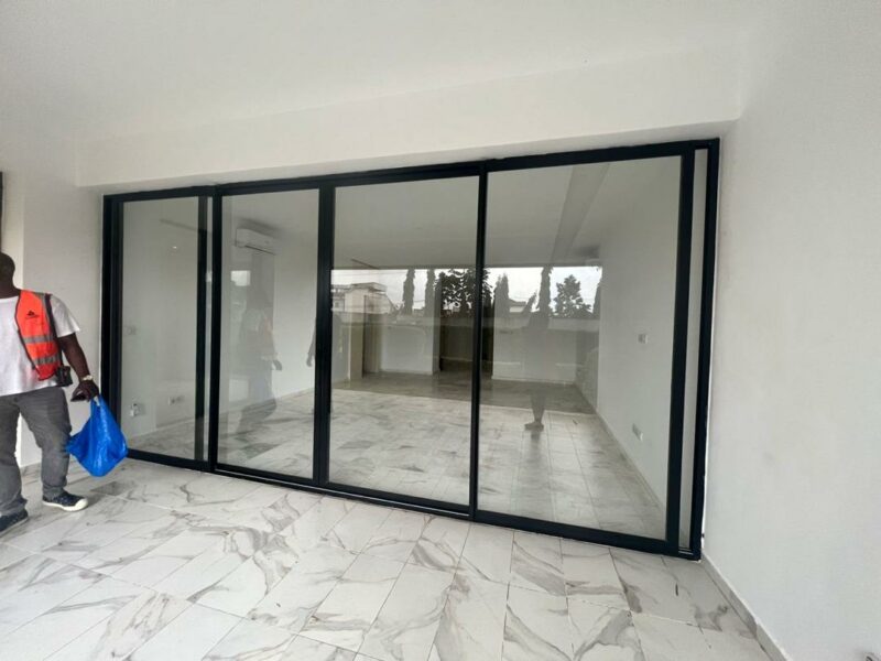 Location d'un appartement de 4 pièces sur Angré 7ème tranche