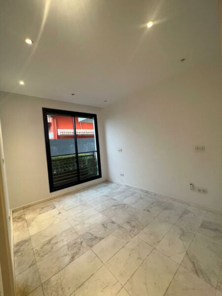 Location d'un appartement de 4 pièces sur Angré 7ème tranche