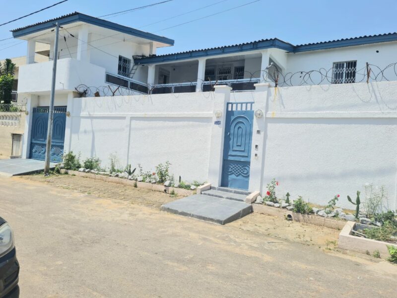 Location d'une Villa duplex de 10 pièces sur Angré