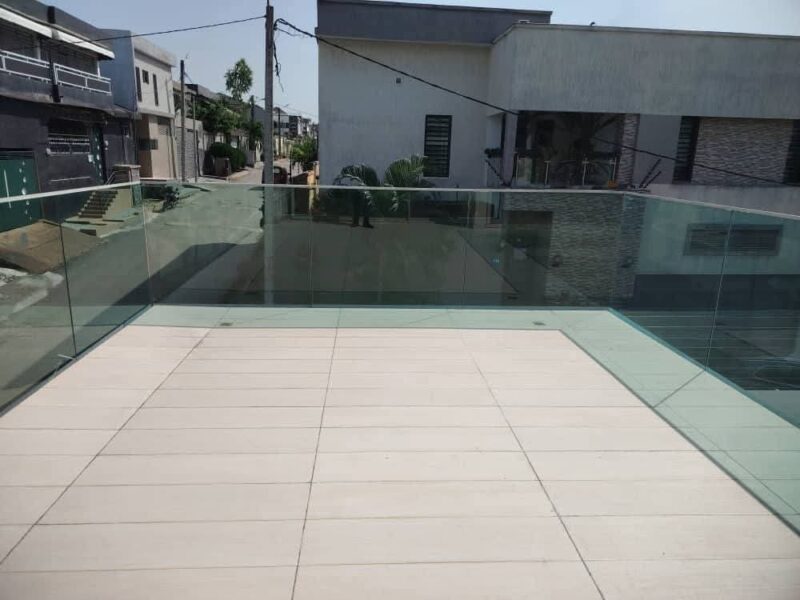 Location d'une Villa duplex de 9 pièces sur Riviera 3