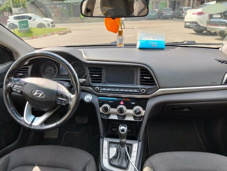 Location de berline Hyundai Elantra