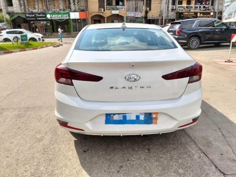 Location de berline Hyundai Elantra
